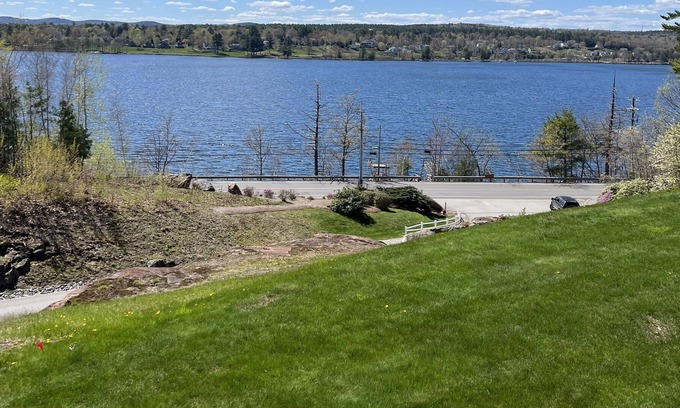 Laconia Condo | Stunning 2br/2ba lake view sleeps six in Weirs