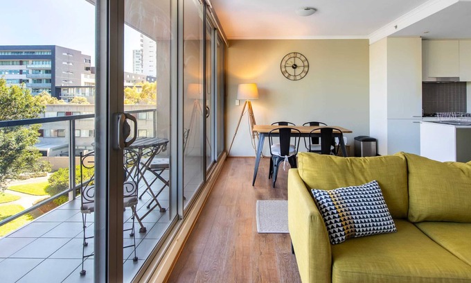 Zetland Apartment | Stunning 2BR Apartment In Central Location