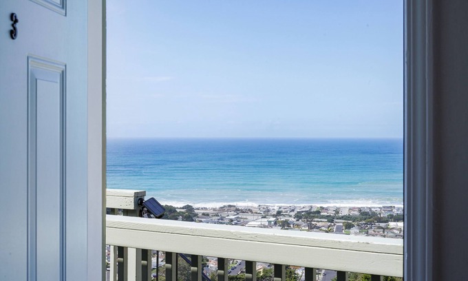 Pacifica Apartment | Stunning 2BR Ocean Mountain Sunset View