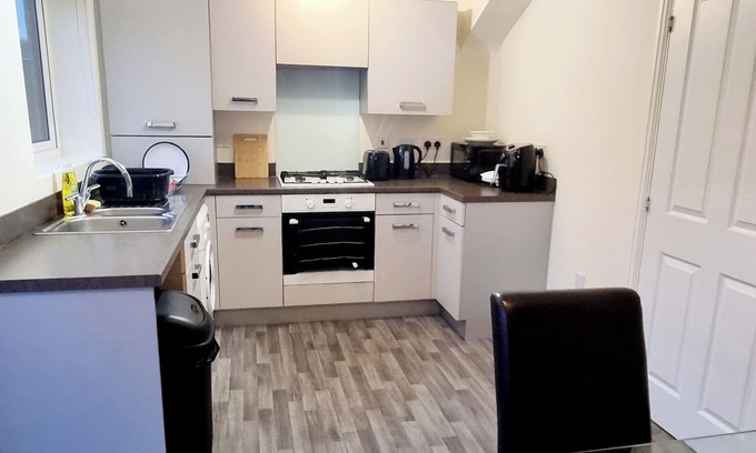 Wolverhampton House | Stunning 3 bed home at the heart of Wolverhampton