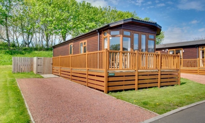 Morpeth House | Stunning 3-bed Hot Tub Lodge, Northumberland
