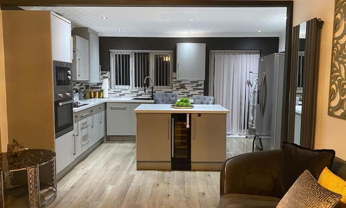 Great Sankey House | Stunning 3-bedroom Great Sankey Home