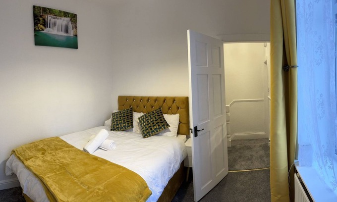Blackburn House | Stunning 3-bedroom in Rishton