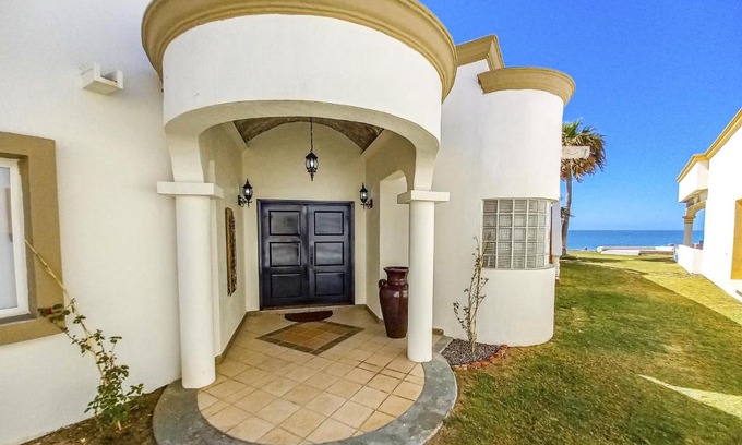 Sandy Beach Villa | Stunning 3 Bedroom Beach Villa on Sandy Beach at Las Palmas Beachfront Resort V4 villa