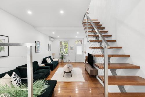 Darlinghurst Apartment | Stunning 3 Bedroom Terrace House in Vibrant Area