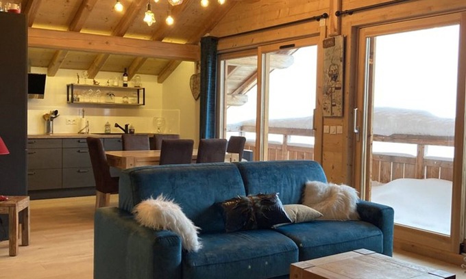 Jeux Apartment | Stunning 3-Room Apartment for 6 with Balcony, Ski Access & Amenities at L'Alpe d'Huez