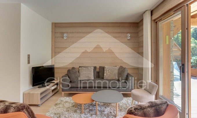 Meribel Centre Apartment | Stunning 3-room apt in Méribel, close to slopes, with parking and WIFI included.