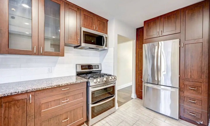 Lakeview House | Stunning 3BR2WR @ Lakeview area