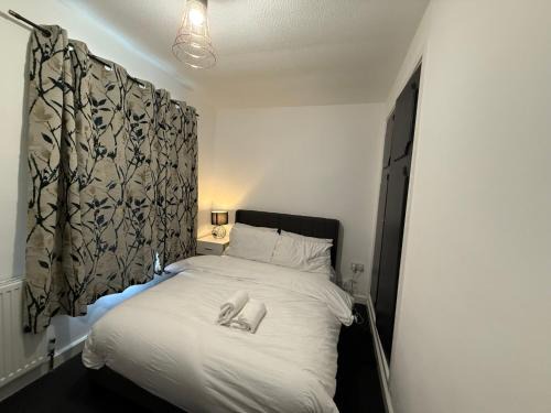 Bridgend House | Stunning 4-Bed House in Bridgend