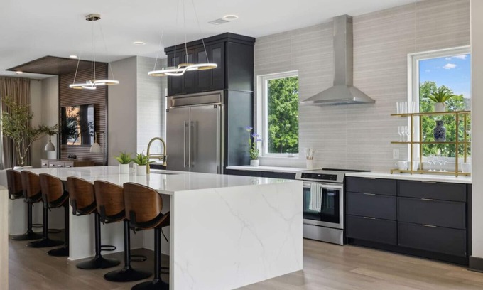 Madison House | Stunning 4 Bedroom/4.5 Bath Home w/Rooftop Deck!