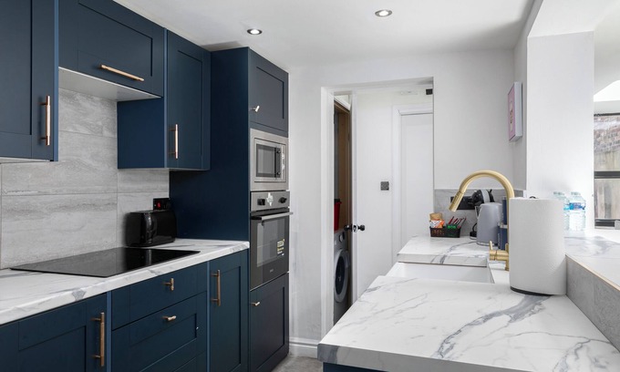 Woodside House | Stunning 4-Bedroom House close to London Bridge and Crystal Palace FC Stadium.