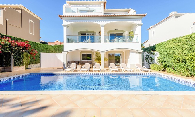 Chinicato Villa | Stunning 4 Bedroom Villa located on Boavista Golf & Spa Resort, Lagos, Portugal