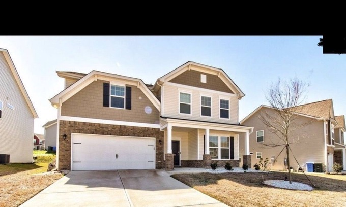 Elgin House | STUNNING 4 bedrooms minimalist home