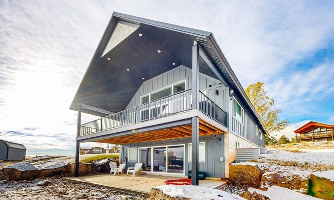 Sweetwater House | Stunning 4-season home with Bear Lake views, WiFi, two gathering areas