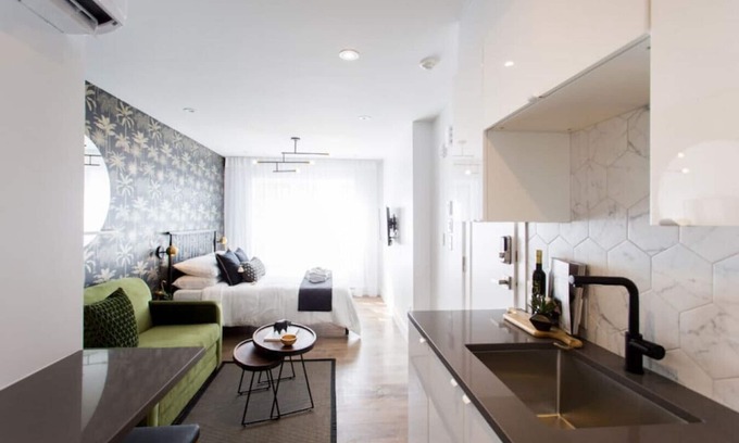 Little Italy Apartment | Stunning 4 Suites on private Floor in Little Italy by Denstays