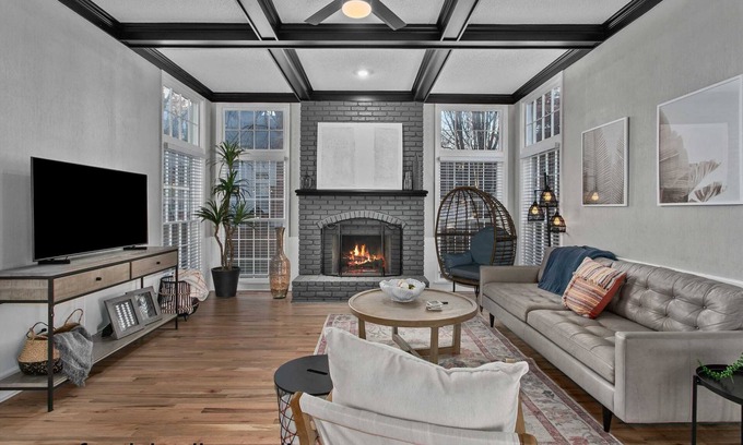 Country Ridge House | Stunning 4BRHome*Spacious!Mins to Downtown