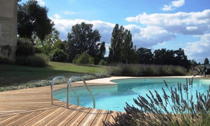 Serignac-Peboudou House | Stunning 5 bedroom Aquitaine farmhouse with pool