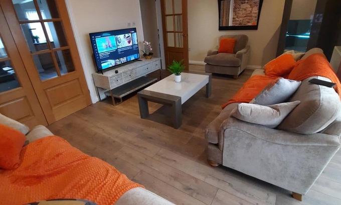 Solihull House | Stunning 5 bedroom house Solihull