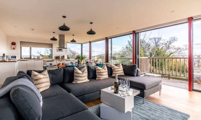 Bath House | Stunning 5 Bedroom Home With Garden Views