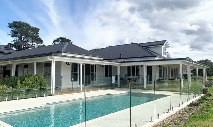 Jerrara House | Stunning 5-bedroom rural homestead 5 mins from Kiama with pool and tennis court