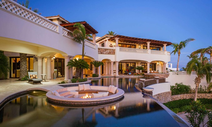 Buzzards Villa | Stunning 5BR Villa Sandcastle includes Jacuzzi , Heated Pool, & Gourmet Kitchen + More!