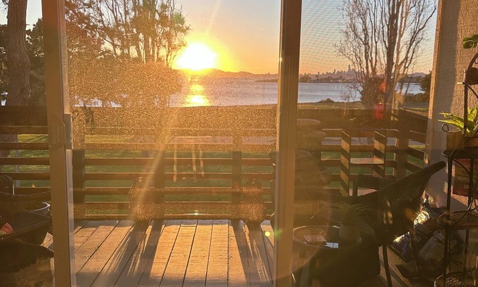 West Alameda Apartment | Stunning Alameda Beachfront Apt. Spectacular Dtown SF Views- Book Now on VRBO!
