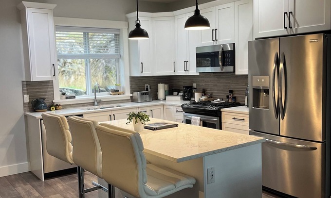 Langford House | Stunning and Elegant Newer Home!