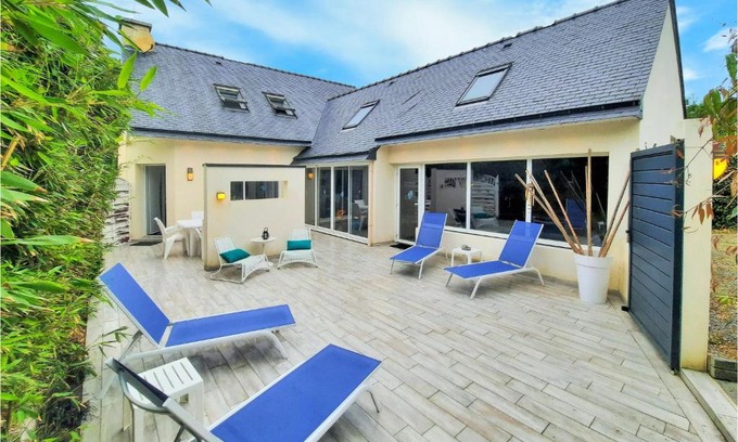 Kerherou House | Stunning Apartment In Moelan Sur Mer With Sauna, Wifi And Outdoor Swimming Pool