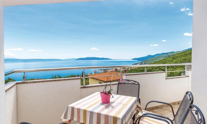 Pobri Apartment | Stunning apartment in Matulji with WiFi