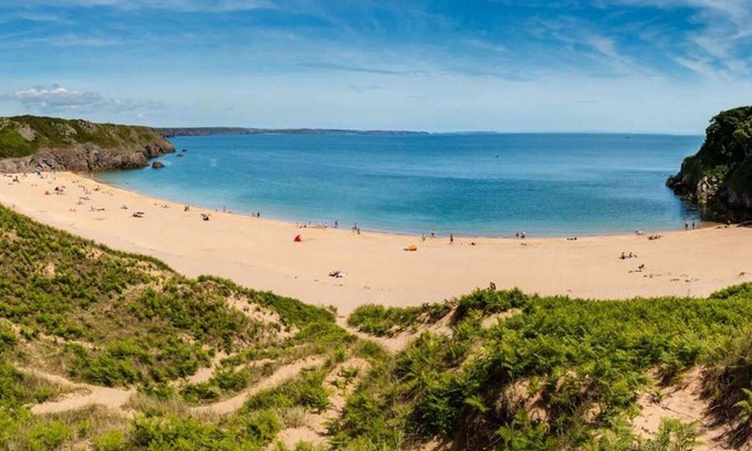 Pembroke Apartment | Stunning Apartment Overlooking Pembroke Castle