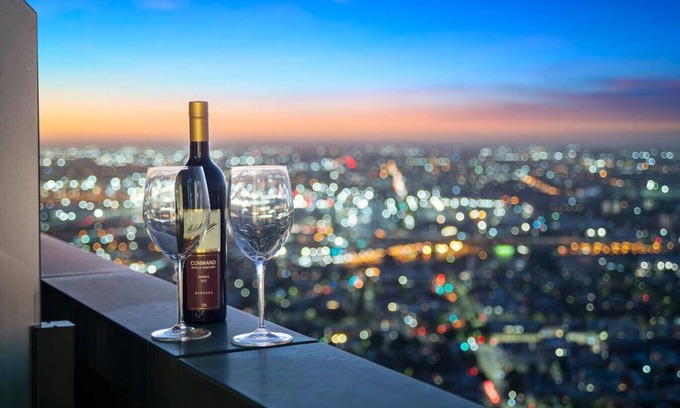 Carlton South Apartment | Stunning CBD Apartment | Amazing Views + Parking!