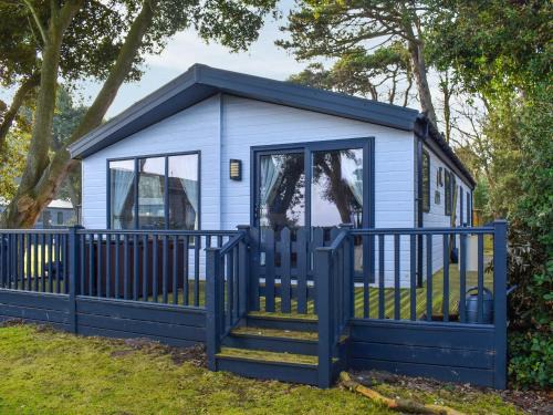 Corton House | Stunning Cliff Top Cottage - Uk48809