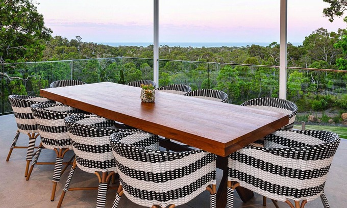 Quedjinup House | Stunning coastal style home 5 bedroom with AMAZING ocean views - Min 2 nights