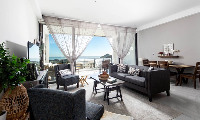 Libertad Condo | Stunning Condo, Ocean, Sunrise and Marina Views, 5 Min to Marina, Fast Wifi