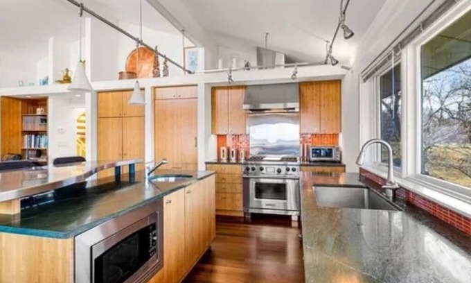 Gloucester House | Stunning, contemporary 2300 sq ft home with breathtaking views of Ipswich Bay