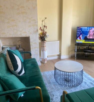 Colyers Apartment | Stunning & Cosy 4 bedroom in Erith