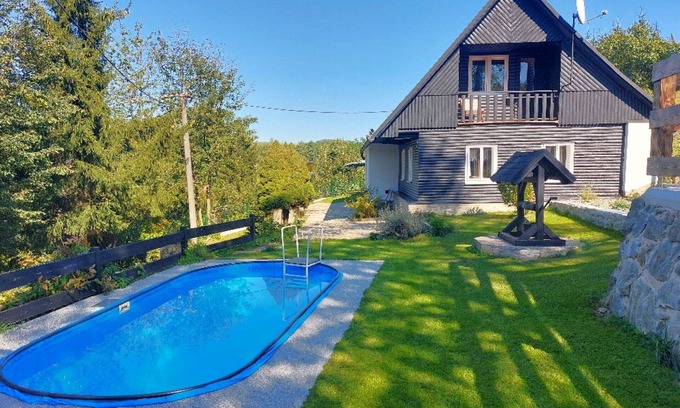 Kvasiny House | Stunning private villa for 6 people with private pool, WIFI, TV, patio and pets allowed