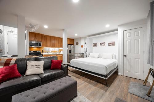 Truckee Apartment | Stunning Deluxe King Studio #124 at Donner Lake Village