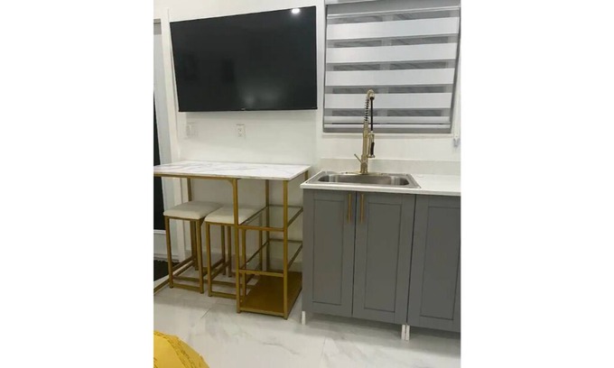 Hialeah Apartment | Stunning Deluxe Studio