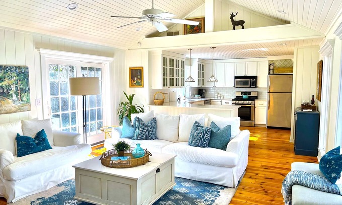 Lakeside Cottage | Stunning designer cottage just 2 blks to private beach.! Sleeps 8.