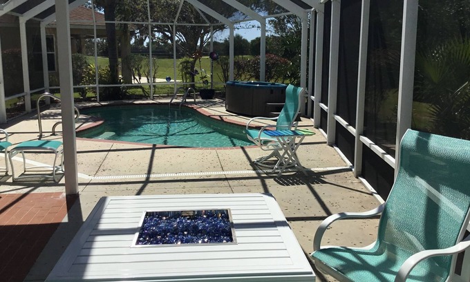 Virginia Trace House | Stunning Designer Pool Home,: Spa, Golf View, Golf Cart, Walk to Square
