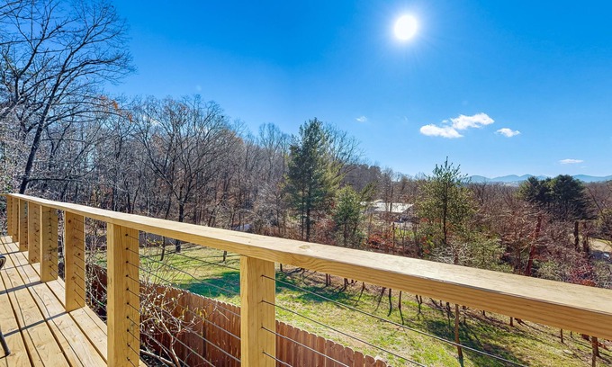 Alexander House | Stunning Dog-friendly Mountain Retreat with 4 BR and views