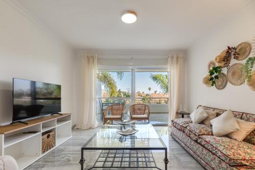 Guadalmina Apartment | Stunning Duplex by the Golf & Terrace by the beach