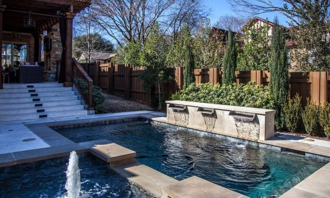 Hollywood - Santa Monica House | Stunning E Dallas 3BR Pool Spa Fireplace Retreat