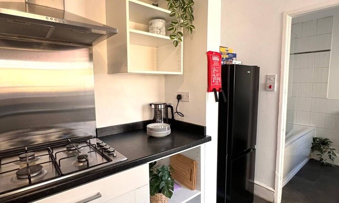 Wigan House | Stunning Escape: 3 Bedroom House in Wigan