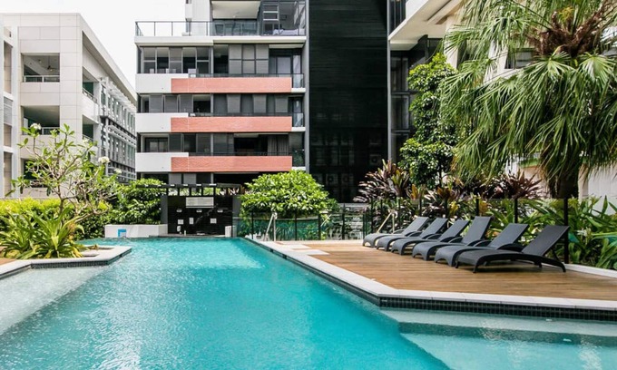 South Brisbane Apartment | Stunning Family Resort-like apartment in South Brisbane Huge Balcony Pool Gym Cafe Fast WIFI Carpark