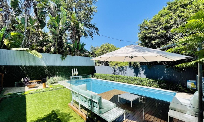 Lane Cove House | Stunning family resort style, close to everything