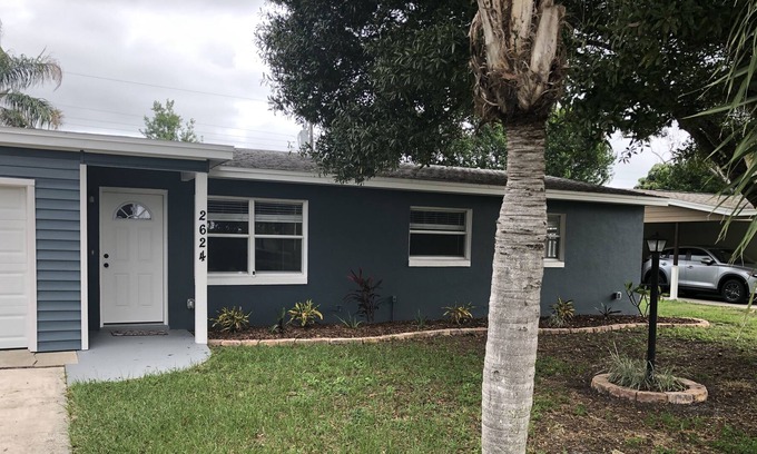Tropic House | Stunning get away in a beautiful neighborhood!!!