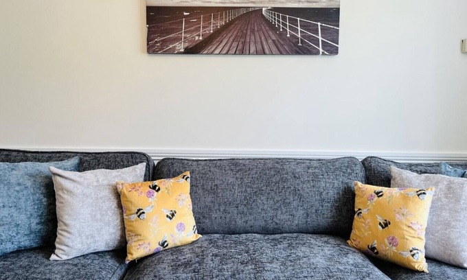 Killarney House | Stunning Home Adjacent to Killarney National Park - Free Wifi.