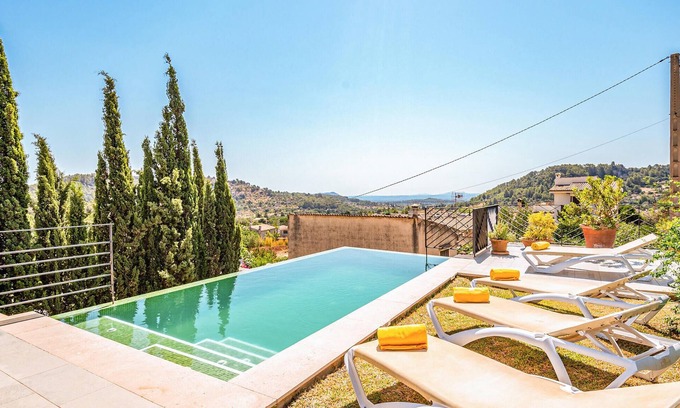 Mancor de la Vall House | Stunning home in Mancor de la Vall